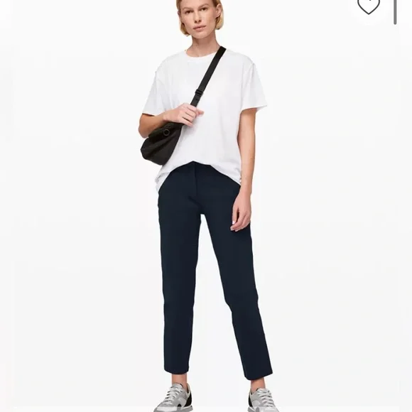 Lululemon On The Move Pant size 4 - Picture 1 of 9